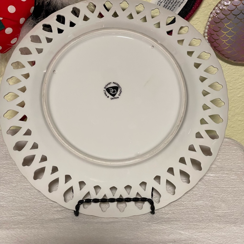 Vintage Disney Sleeping Beauty Decorative Lace Plate 1970s - Picture 2 of 4